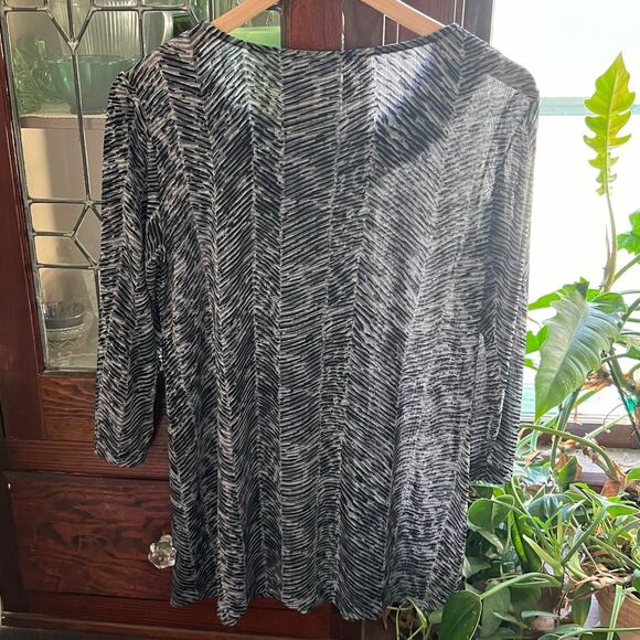 Effortless Style by Citiknits Gray & Black Abstract Print Blouse Size Small Boho - Picture 7 of 16